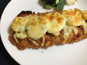 豪華な秋刀魚のフライピザ