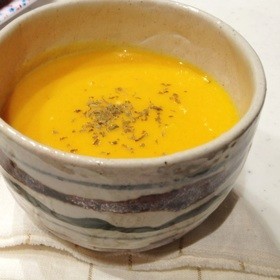 かぼちゃと玉ねぎの甘いスープの画像
