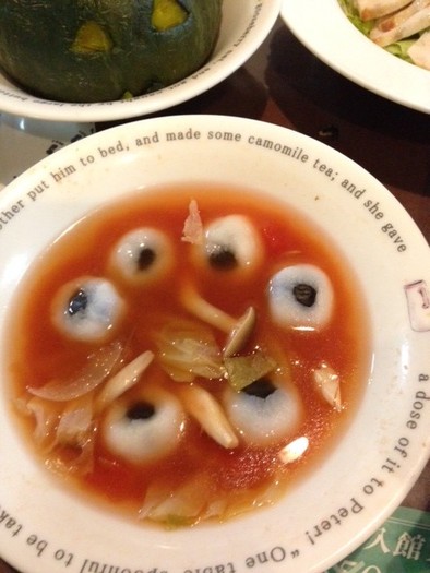 ハロウィンに！目玉入り血のスープの写真