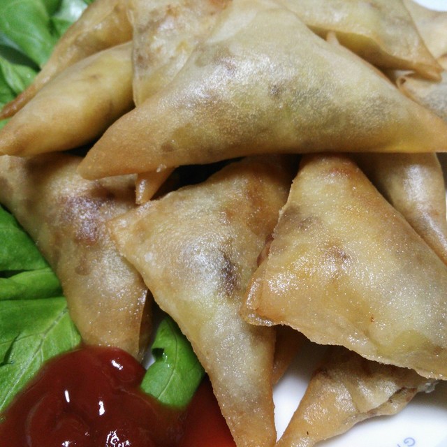 サモサ カレー味じゃがいもの三角春巻き レシピ 作り方 By ボルガライス クックパッド 簡単おいしいみんなのレシピが352万品