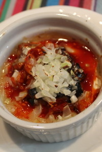 鯖缶と玉ねぎの韓国ソースココットカマン。
