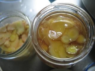 生姜の甘酢漬けと蜂蜜漬けの画像
