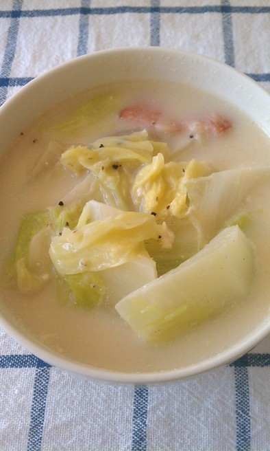 冬の朝の白菜クリームスープの写真