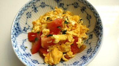 トマトと卵の炒め物（フレンチ風味）の写真