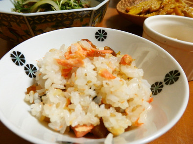 鮭と奈良漬けの混ぜご飯の写真