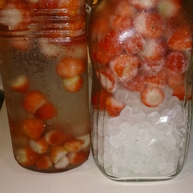 簡単 即効イチゴ酒 イチゴシロップ レシピ 作り方 By かずくるこっちママ クックパッド 簡単おいしいみんなのレシピが358万品