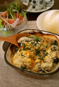 牡蠣とほうれん草の豆乳白味噌グラタン