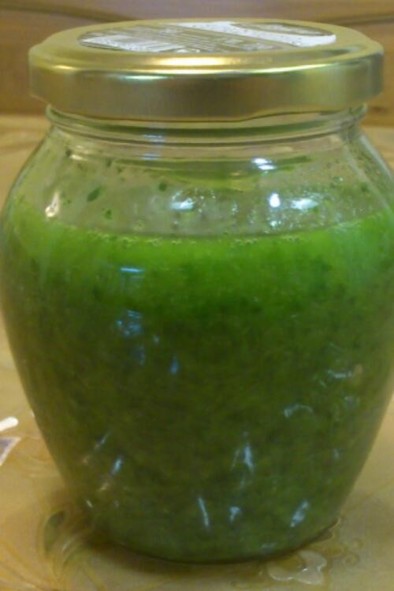 Salsa verde 緑ソースバジル版の写真