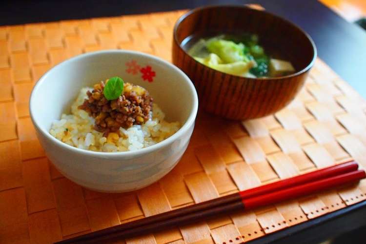 鉄分たっぷり ひき肉とバジルのふりかけ レシピ 作り方 By Maiam312 クックパッド 簡単おいしいみんなのレシピが357万品
