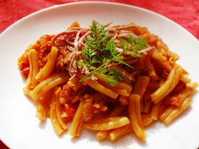 シンプルで本格派♪トマトソースのパスタ