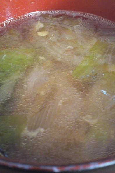 大根とレタスの生姜入りかきたまスープの写真
