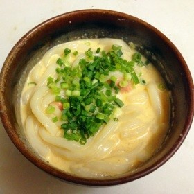 簡単絶品!明太クリームカルボナーラうどん