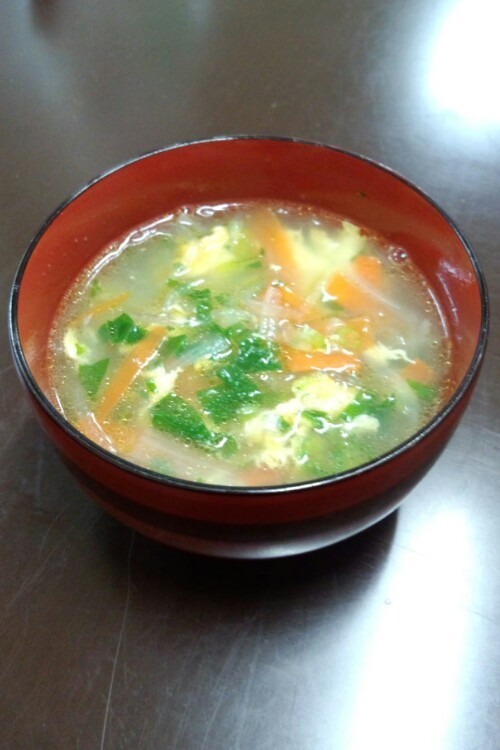 大根の葉を使った中華スープの画像