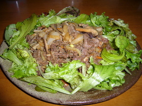 牛肉と根菜の炒め物の画像