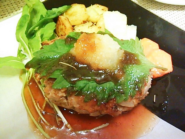 簡単和風ハンバーグ おろしポン酢ソース レシピ 作り方 By ポテチ犬 クックパッド 簡単おいしいみんなのレシピが376万品