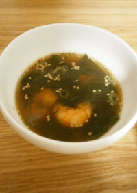エビとわかめの中華風スープ