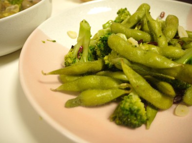 枝豆とブロッコリーのペペロンチーノの写真