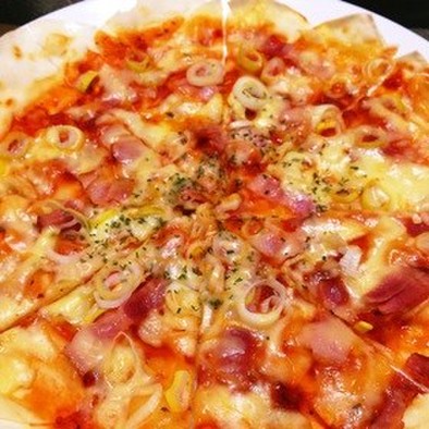 ちょー簡単☆餃子の皮ピザ‼の写真