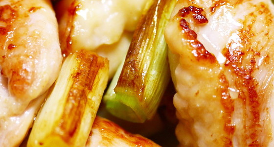 鶏もも肉がぷりぷり 串なし 塩焼き鳥 レシピ 作り方 By ほっこり の クックパッド 簡単おいしいみんなのレシピが374万品