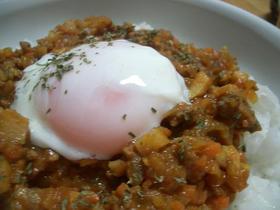 たけのこ入りドライカレー★温泉たまご