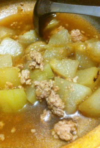 土鍋で冬瓜と豚挽き肉の煮物