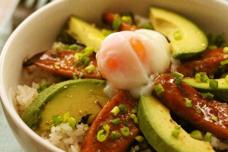アボカドと魚肉ソーセージの照り焼き丼 レシピ 作り方 By 鮎めし クックパッド 簡単おいしいみんなのレシピが358万品