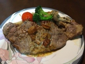 安い牛肉でも本格的♪柔らかレモンステーキ