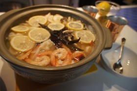 青なんばんとレモンの鍋