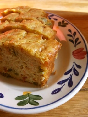 スモークサーモンとクリチのケークサレ