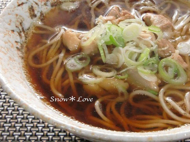 寒い日はあったかおつゆで 鶏肉のかけ蕎麦 レシピ 作り方 By Snow Love クックパッド