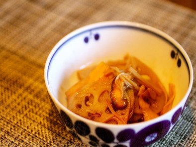 レンコンと茸のバルサミコきんぴらの写真