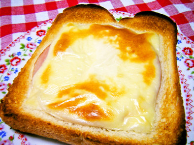 ケチャ味♪ハムチーズのトーストの写真