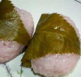簡単!電子レンジで作る「桜餅」~もち米版