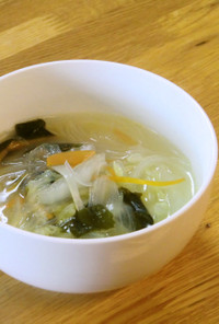 ダイエットに最適な野菜たっぷり春雨スープ