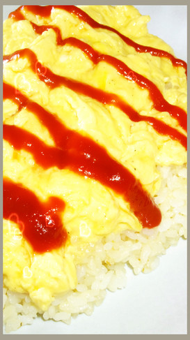 卵しかない?まかない貧乏オムライスだ!