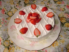 クルクル・イチゴケーキ