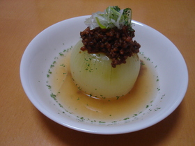 まるごと玉ねぎのスープ煮
