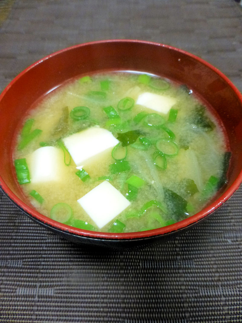 ママの豆腐とわかめのお味噌汁の画像