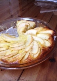 リンゴとサワークリームの焼きケーキ