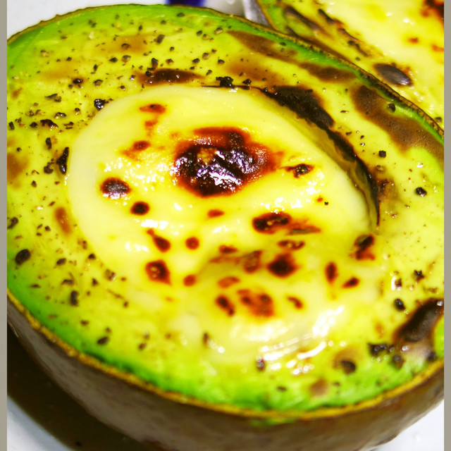 女性の皆さん 焼きアボカドチーズのせだよ レシピ 作り方 By しるびー１９７８ クックパッド 簡単おいしいみんなのレシピが360万品