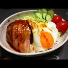 ロコモコ丼(´ . .̫ . `)♡