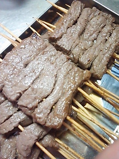 牛肉チョッカル　牛ロース　牛串焼きの写真