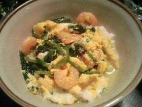 海老とほうれん草のたまご丼