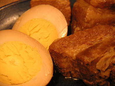 とろける”豚の角煮＆煮卵”の写真