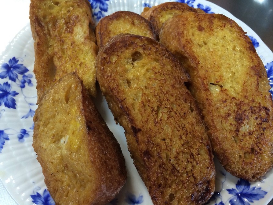 硬くなったフランスパンでフレンチトーストの画像