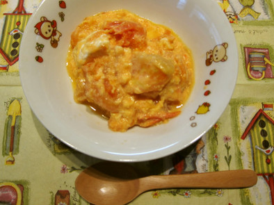 トマトとチーズのスクランブルエッグの写真