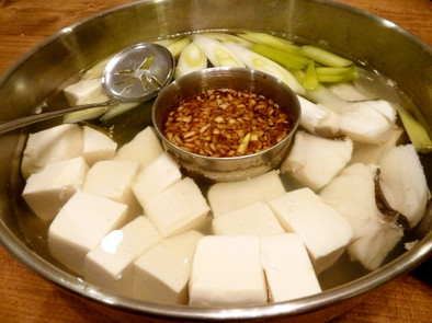 冬の定番☆簡単我が家のタラ入り湯豆腐の写真