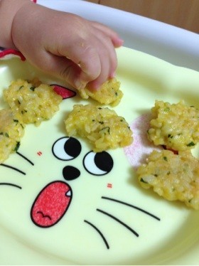 【離乳食後期〜】手づかみ◎卵ご飯おやきの画像