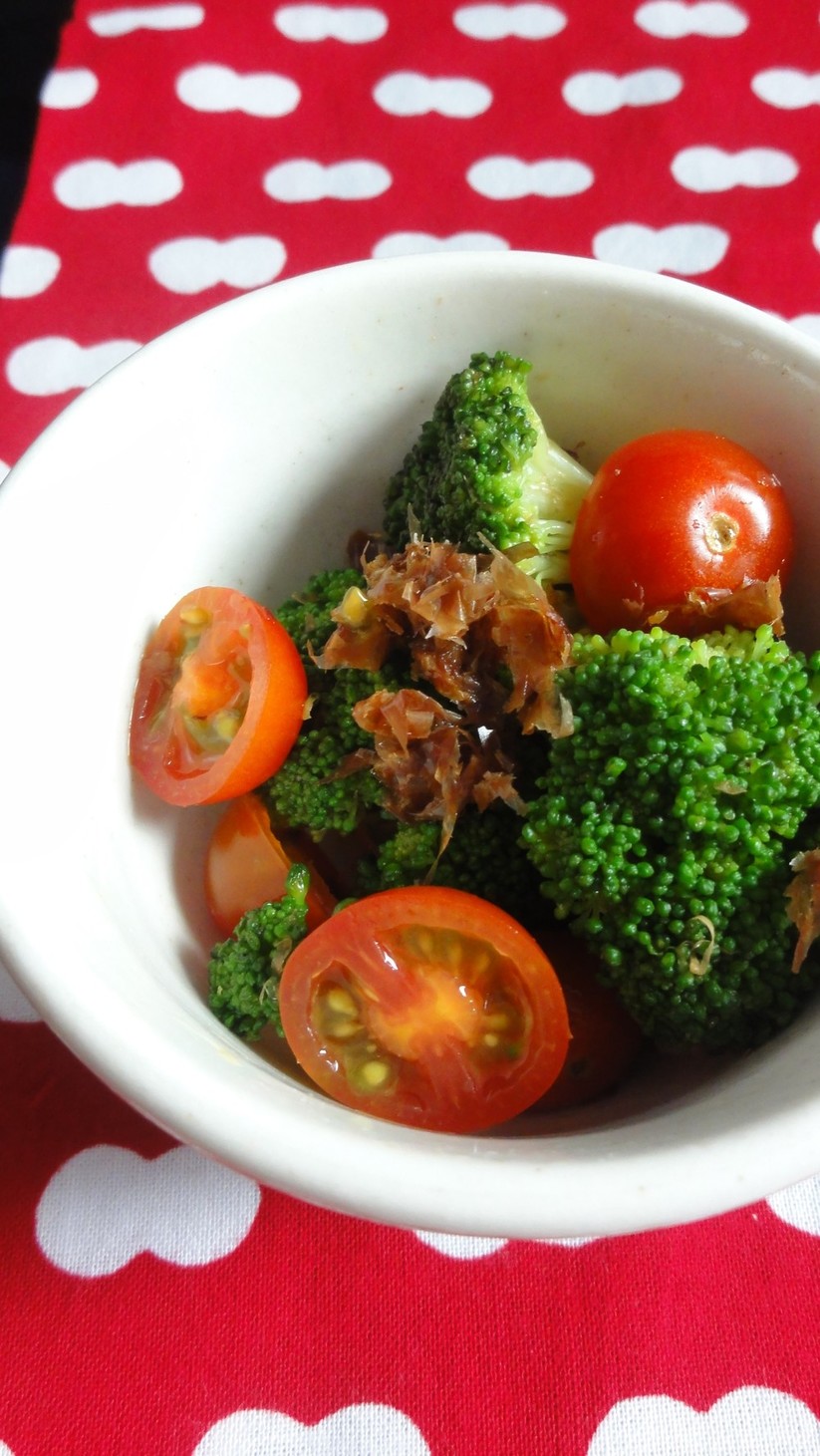【副菜】ブロッコリーとトマトのおかか和えの画像