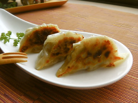 失敗なし♬白菜どっさりジューシー餃子♬